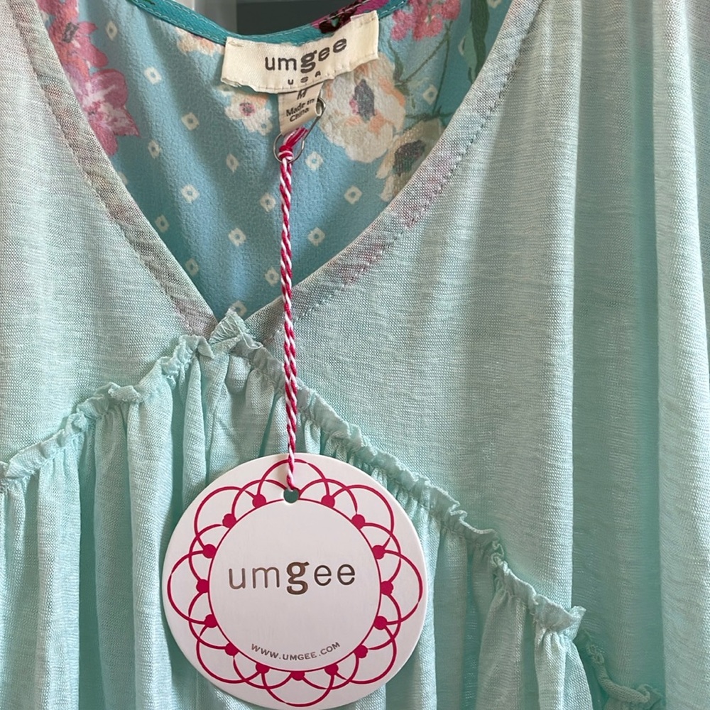 New, Umgee light tank with floral back at neck detail